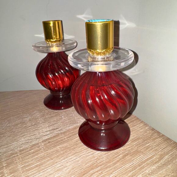 Vintage Avon Candlesticks– Bird of Paradise – Ruby Red Swirl Glass - Picture 6 of 11